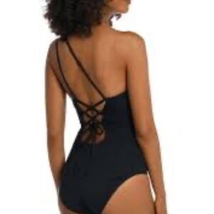 LA BLANCA Black Island Goddess Lace Back One Shoulder One Piece Bathing Suit